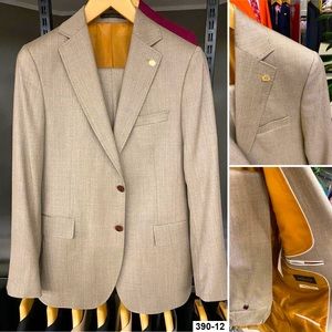 NWT Beige Suit ~ Super 120s Wool Notch Lapel with Pick Stitching